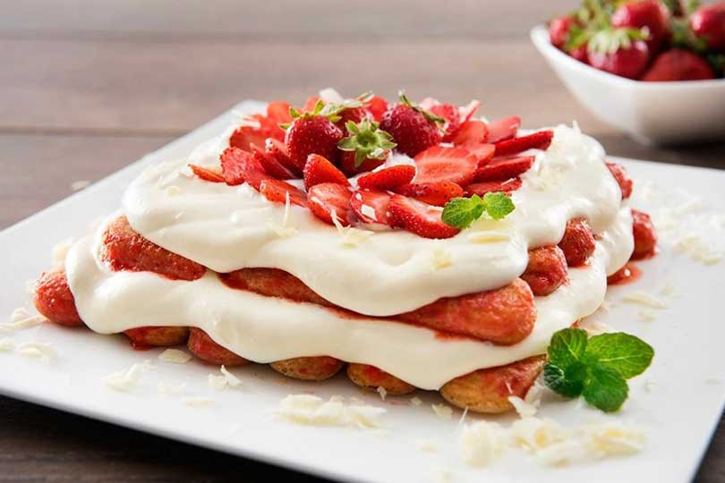 Tiramisu simplu cu căpșuni