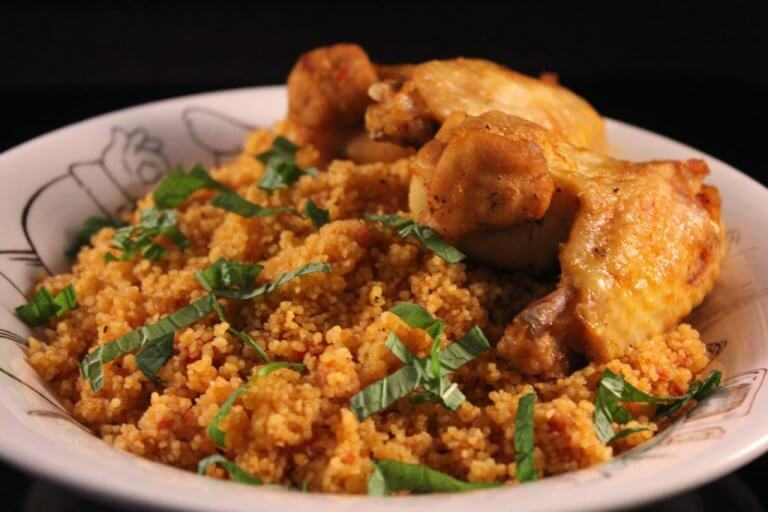 Cuscus picant cu aripioare de pui și mentă