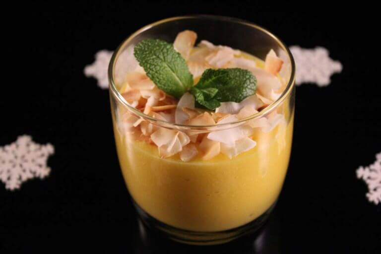 Răsfăț cu mango și fulgi de cocos