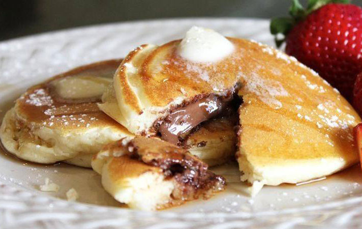 Clătite umplute cu Nutella