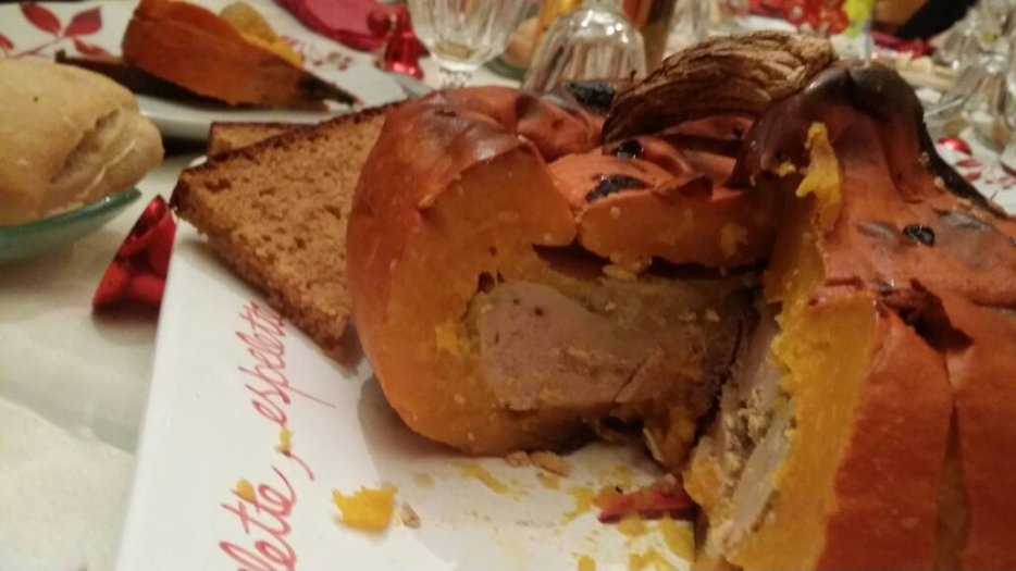 Ficat gras gătit într-o dovleac