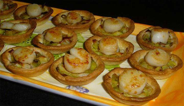 Mini-tortulete cu fondue de praz / scoici Saint-Jacques (fără corali)