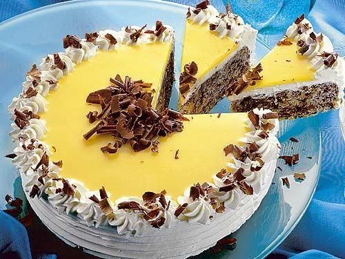 Delicioasă prăjitură cu lichior de ou și ciocolată