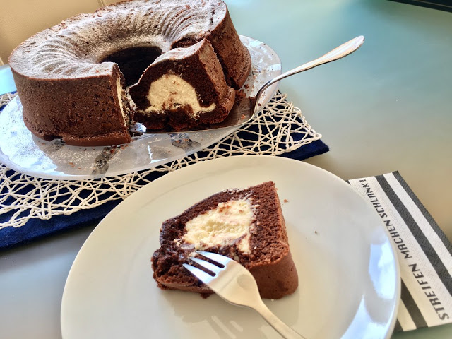 Tort de ciocolată cu cremă de brânză