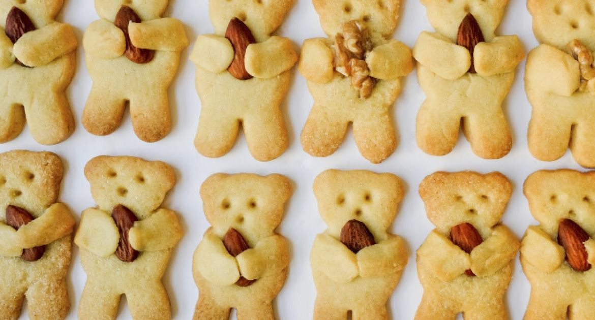 BISCUICI CU MUȘTĂR CU MIGDALE ȘI NUCI