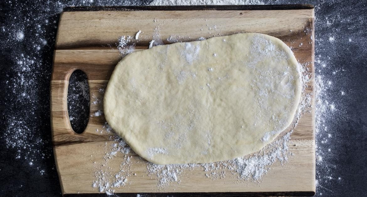 Aluat de Flammkuchen cu drojdie făcut acasă